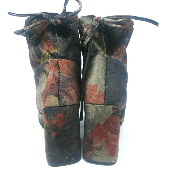 A new day size  booties - Picture 4 of 4